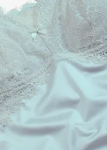 Sottoveste con materiale lucido, bonprix Sottoveste con materiale lucido, bonprix