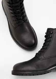 Stivaletti stringati con suola profilata, bonprix Stivaletti stringati con suola profilata, bonprix