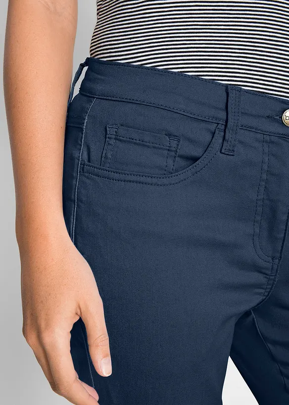 Jeans straight con cinta comoda, vita media, bonprix