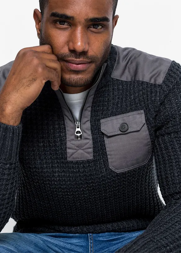 Maglione in filato grosso con zip e applicazioni in tessuto, bonprix