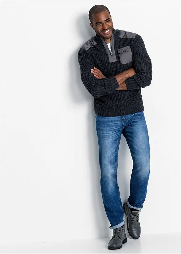 Maglione in filato grosso con zip e applicazioni in tessuto, bonprix