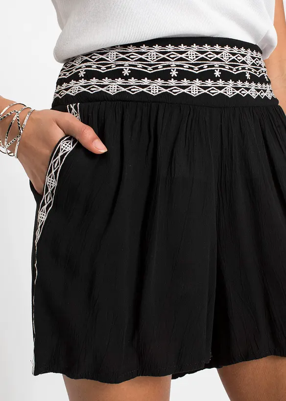 Shorts in tessuto stropicciato, bonprix