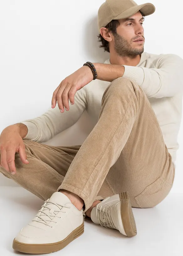Pantaloni in velluto elasticizzato dal taglio comfort, slim fit, bonprix