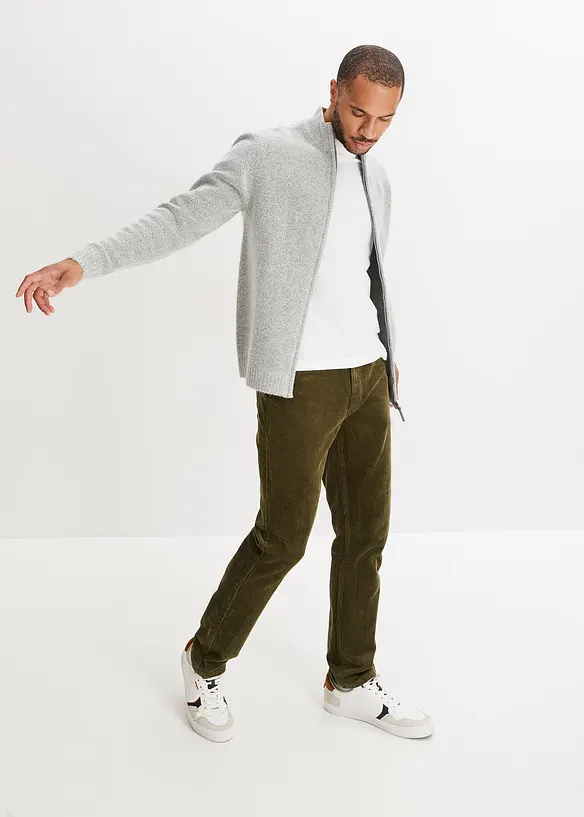 Pantaloni in velluto elasticizzato dal taglio comfort, slim fit, bonprix