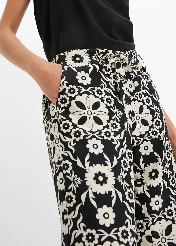 Pantaloni in viscosa fantasia con tasche, bonprix