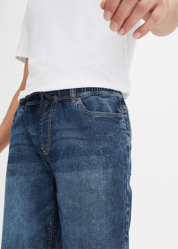 Bermuda elasticizzati in jeans leggero con elastico in vita, slim fit, bonprix