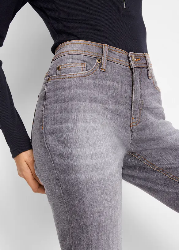 Mom jeans in stretch confortevole, vita media, bonprix