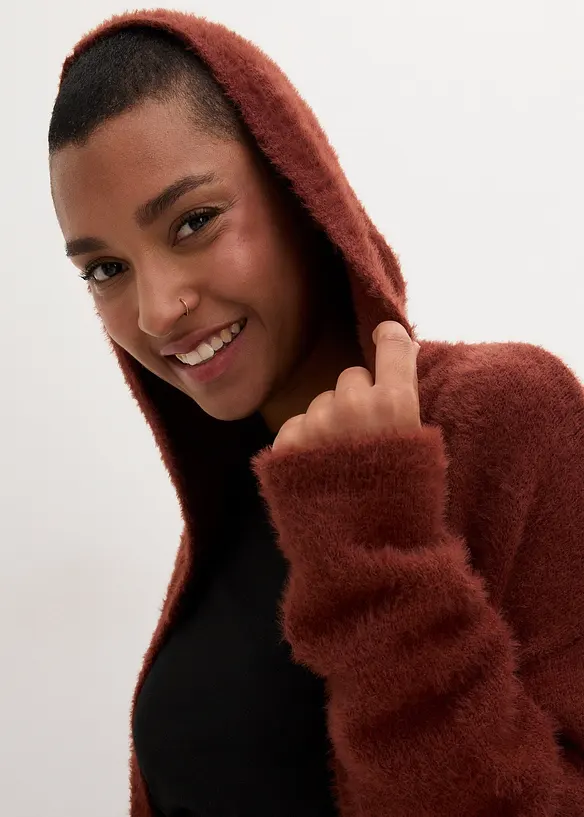 Maxi cardigan in filato piumato soffice, bonprix