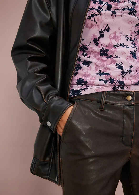 Pantaloni in similpelle, bonprix