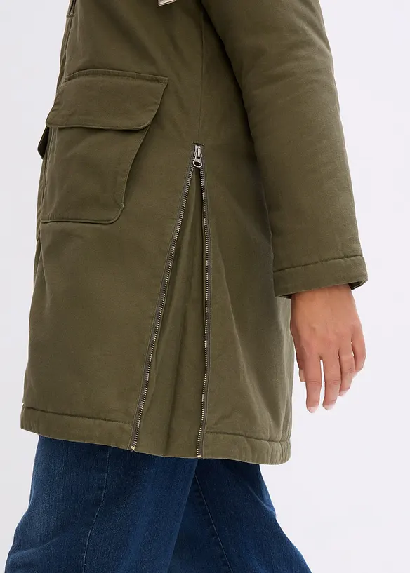 Giubbotto invernale ampio con cappuccio e fodera teddy, bonprix