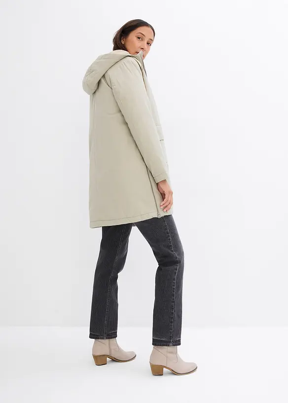 Giubbotto invernale ampio con cappuccio e fodera teddy, bonprix