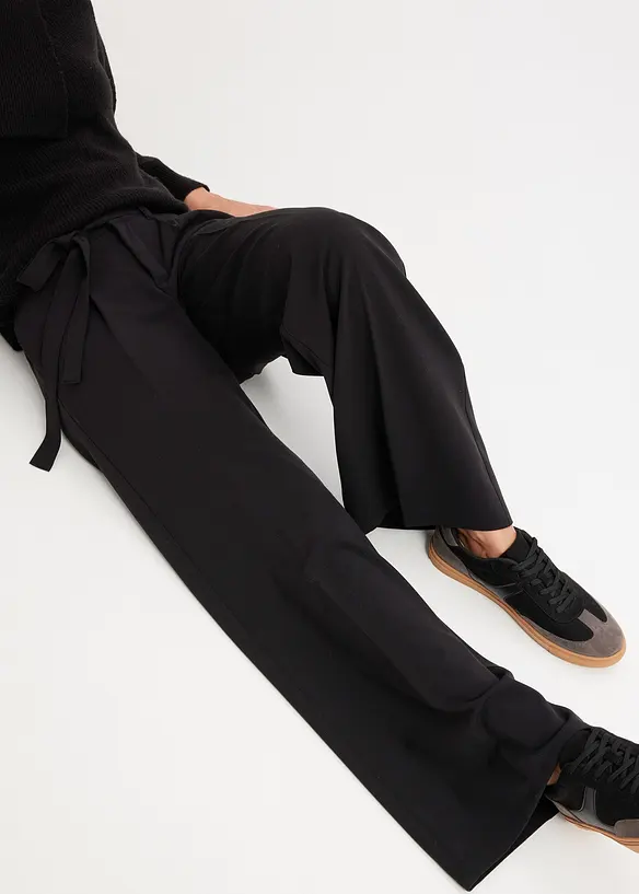 Pantaloni con pinces in misto viscosa, bonprix