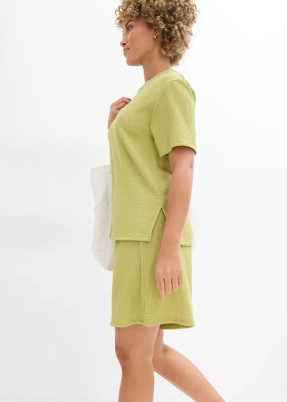 Shorts con elastico in vita in crêpe stropicciato, bonprix