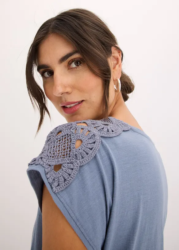 Maglia con inserti lavorati a uncinetto, bonprix