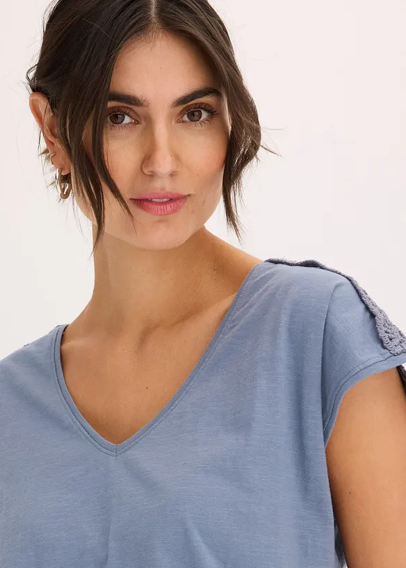 Maglia con inserti lavorati a uncinetto, bonprix