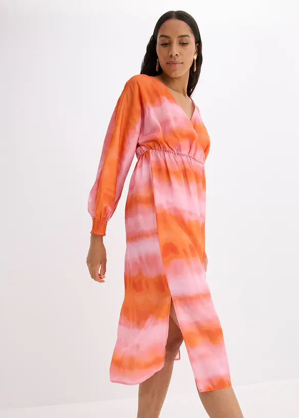 Abito midi in satin con fantasia batik, bonprix