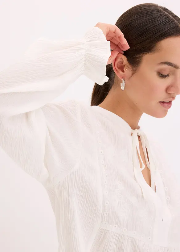 Blusa con ricami traforati, bonprix