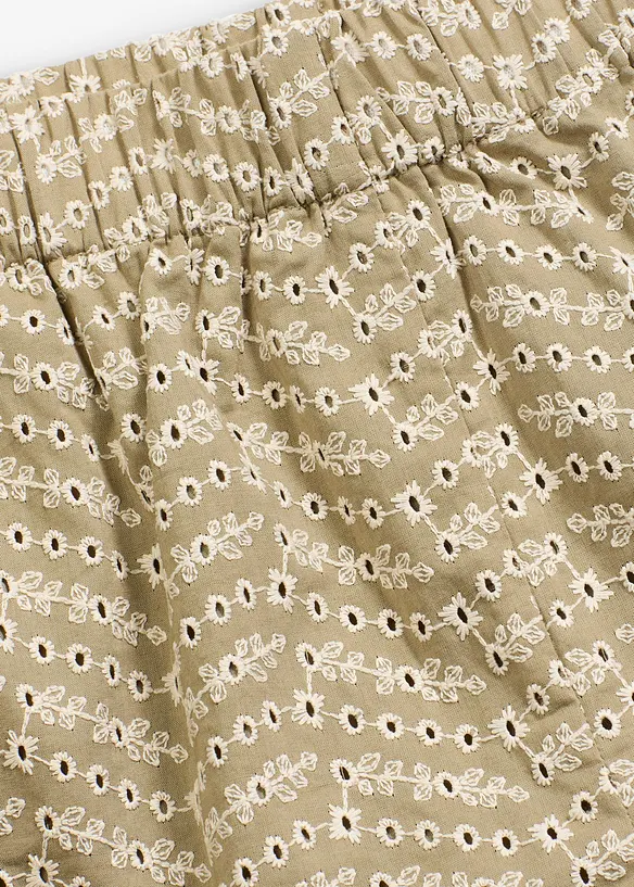 Shorts con ricami traforati, bonprix
