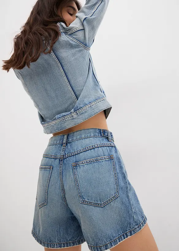 Shorts di jeans low stretch, vita media, bonprix