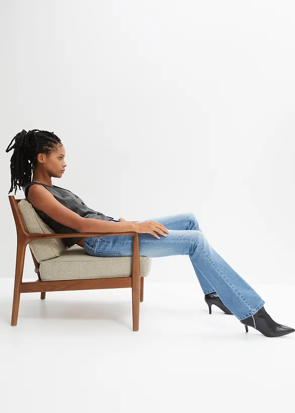 Jeans a zampa elasticizzati, vita media, bonprix