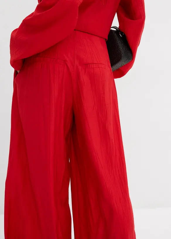 Pantaloni a palazzo in misto viscosa strutturato effetto crinkle, bonprix