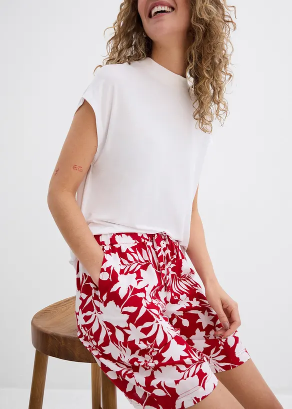 Shorts larghi in viscosa con cinta comoda, vita alta, bonprix