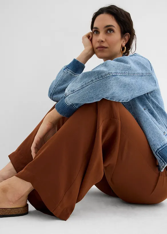 Pantaloni a palazzo leggeri in tessuto strutturato, bonprix