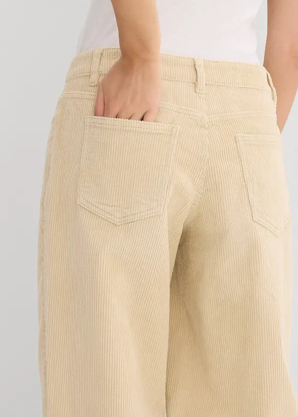 Pantaloni in velluto a coste, vita media, bonprix