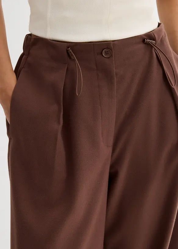 Pantaloni in misto viscosa con dettagli funzionali, bonprix