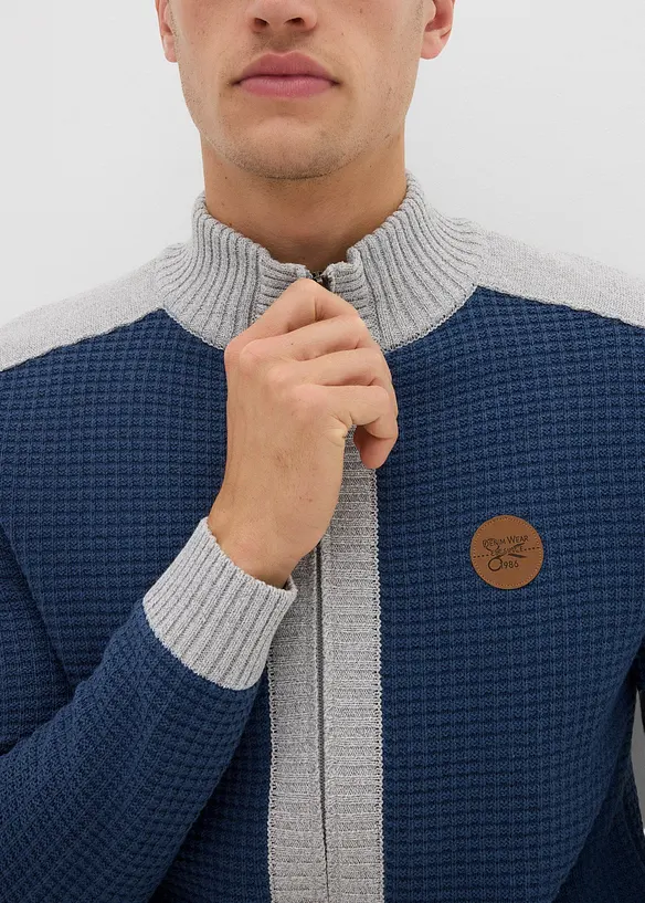 Cardigan in filato grosso con colletto alto, bonprix