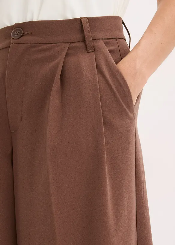 Pantaloni con pinces in misto viscosa fluente, bonprix