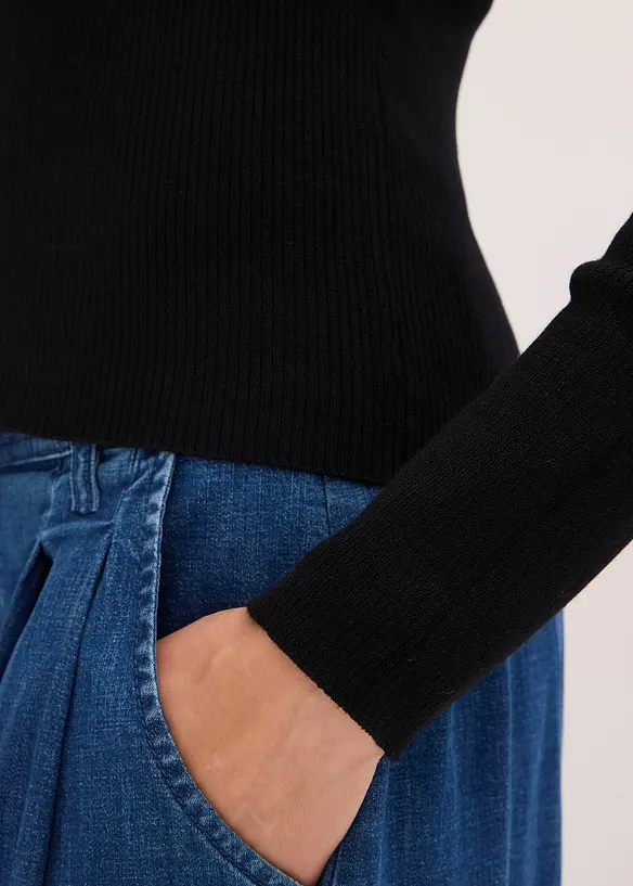 Maglione in filato fine con dettaglio gioiello, bonprix