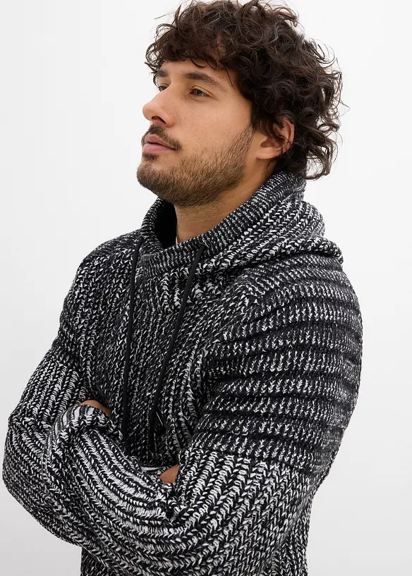 Maglione in filato grosso con cappuccio e dettagli stile biker, bonprix