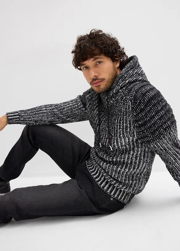 Maglione in filato grosso con cappuccio e dettagli stile biker, bonprix
