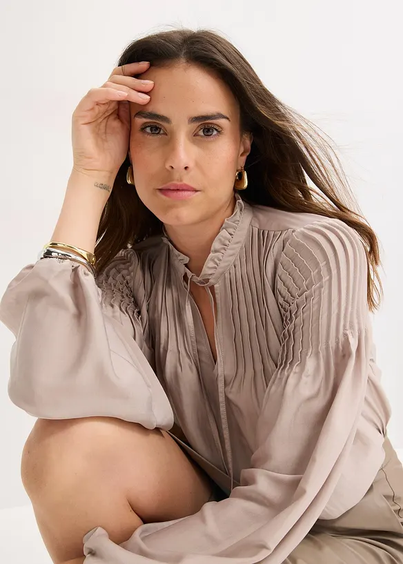 Tunica in satin lucido con pieghe cucite, bonprix