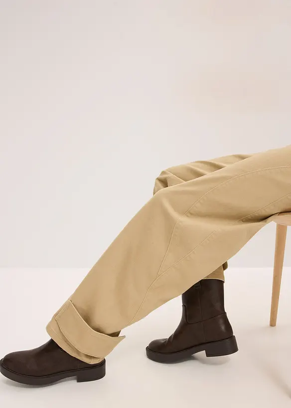Pantaloni in twill a vita alta, bonprix