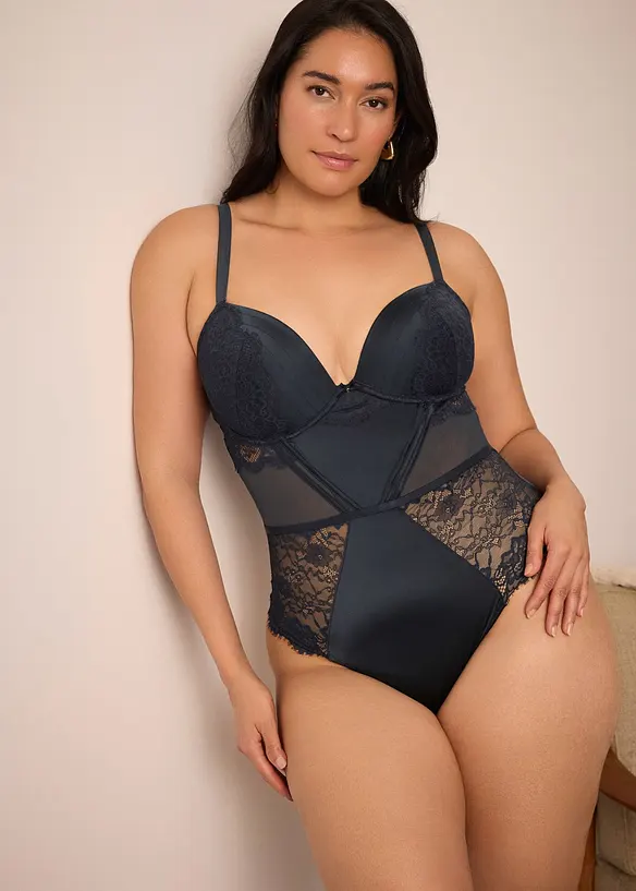 Body con perizoma e effetto lucido, bonprix