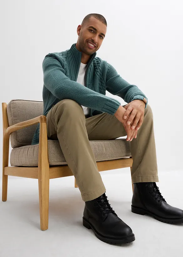 Cardigan in filato grosso con motivo a trecce, bonprix