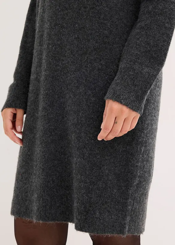 Abito in maglia con applicazione di paillettes, bonprix