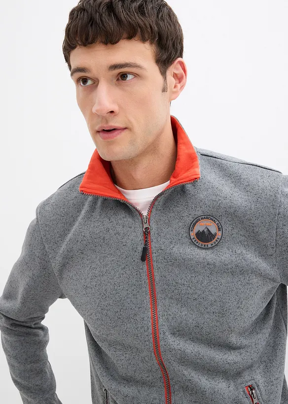 Giacca in pile lavorato a maglia con dettagli a contrasto, bonprix