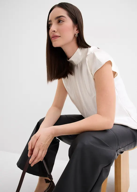 Top in satin con collo a mezza altezza, bonprix