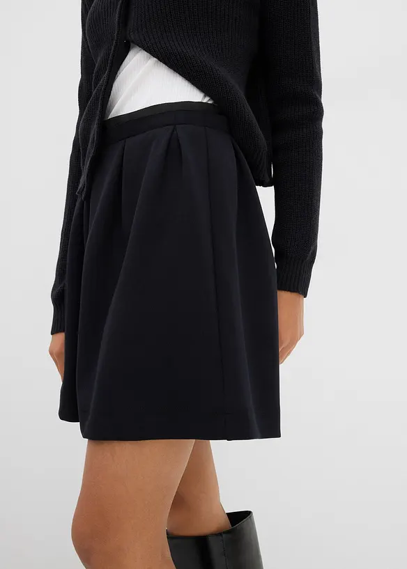 Gonna a pieghe in misto viscosa leggermente lucido, bonprix