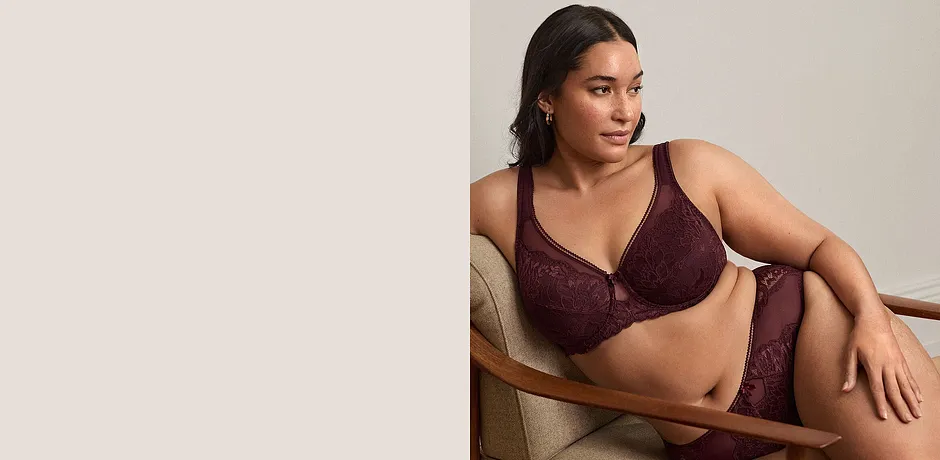 Un reggiseno con pizzo e biancheria intima coordinata in bordeaux.