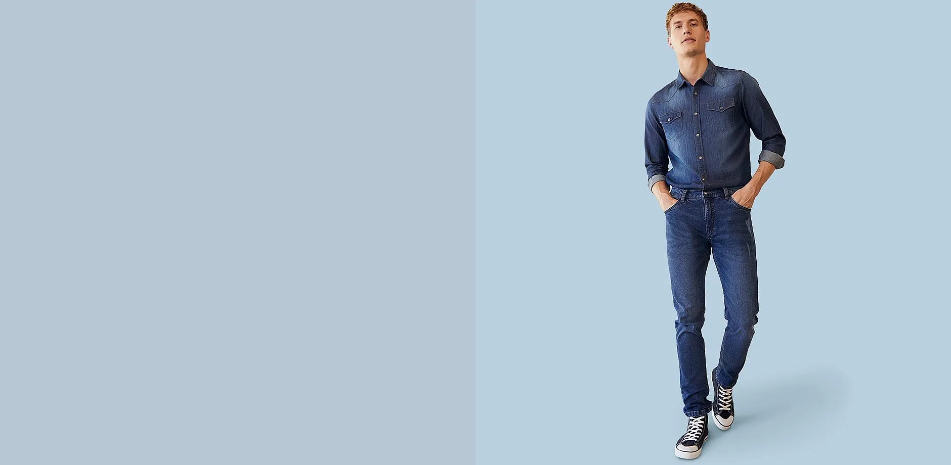 Look denim casual: camicia di jeans blu scuro con jeans slim fit abbinati.