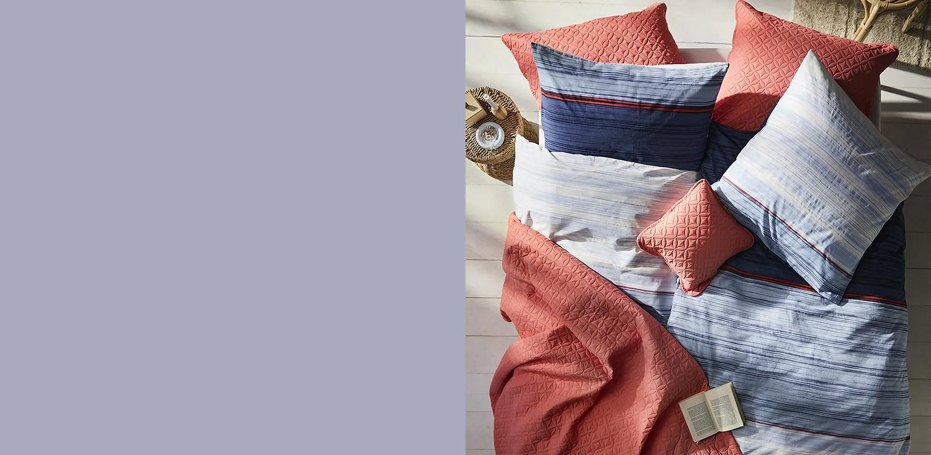 Biancheria da letto in diversi colori e motivi.