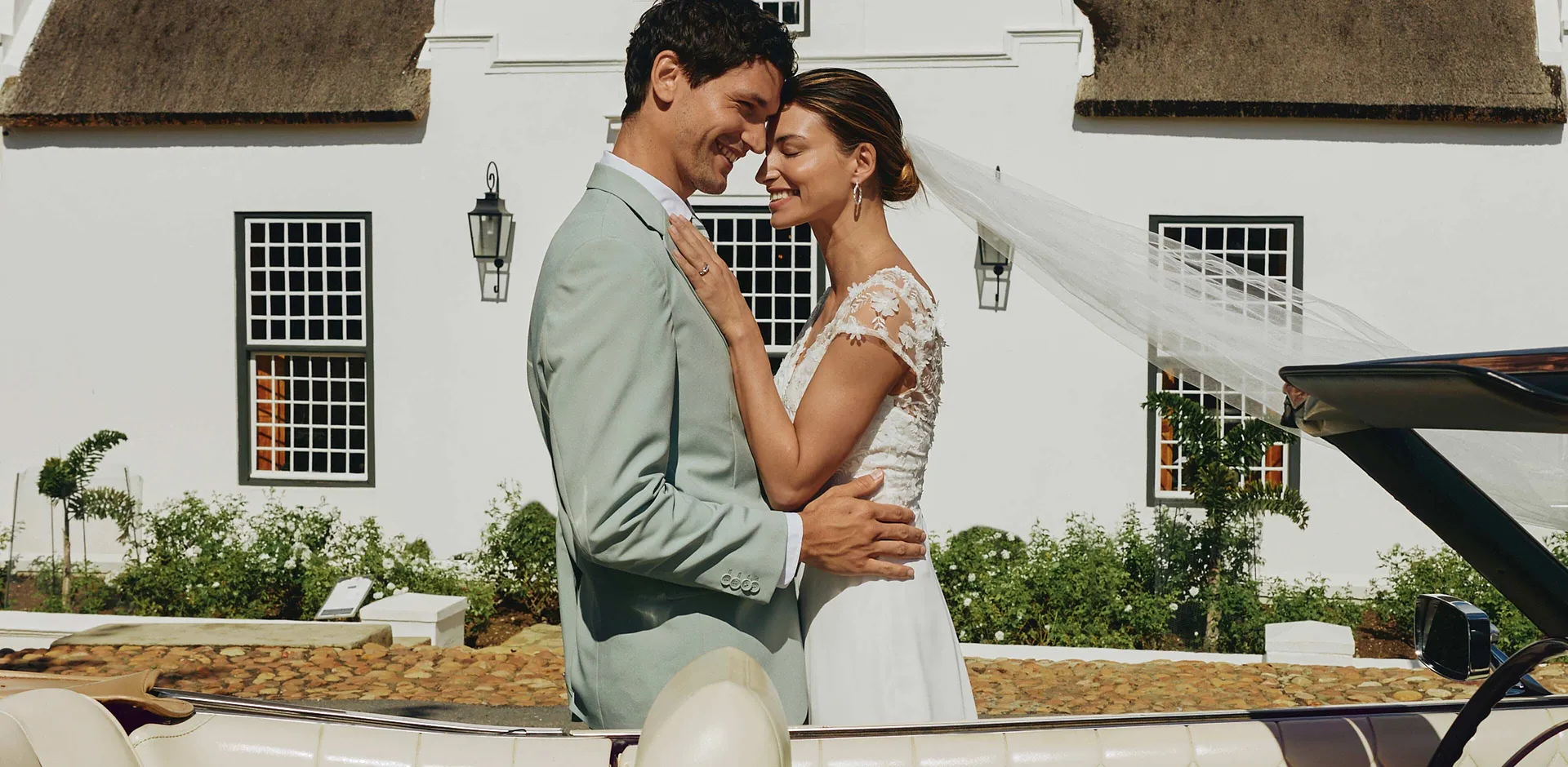 Una coppia perfetta per un matrimonio romantico.