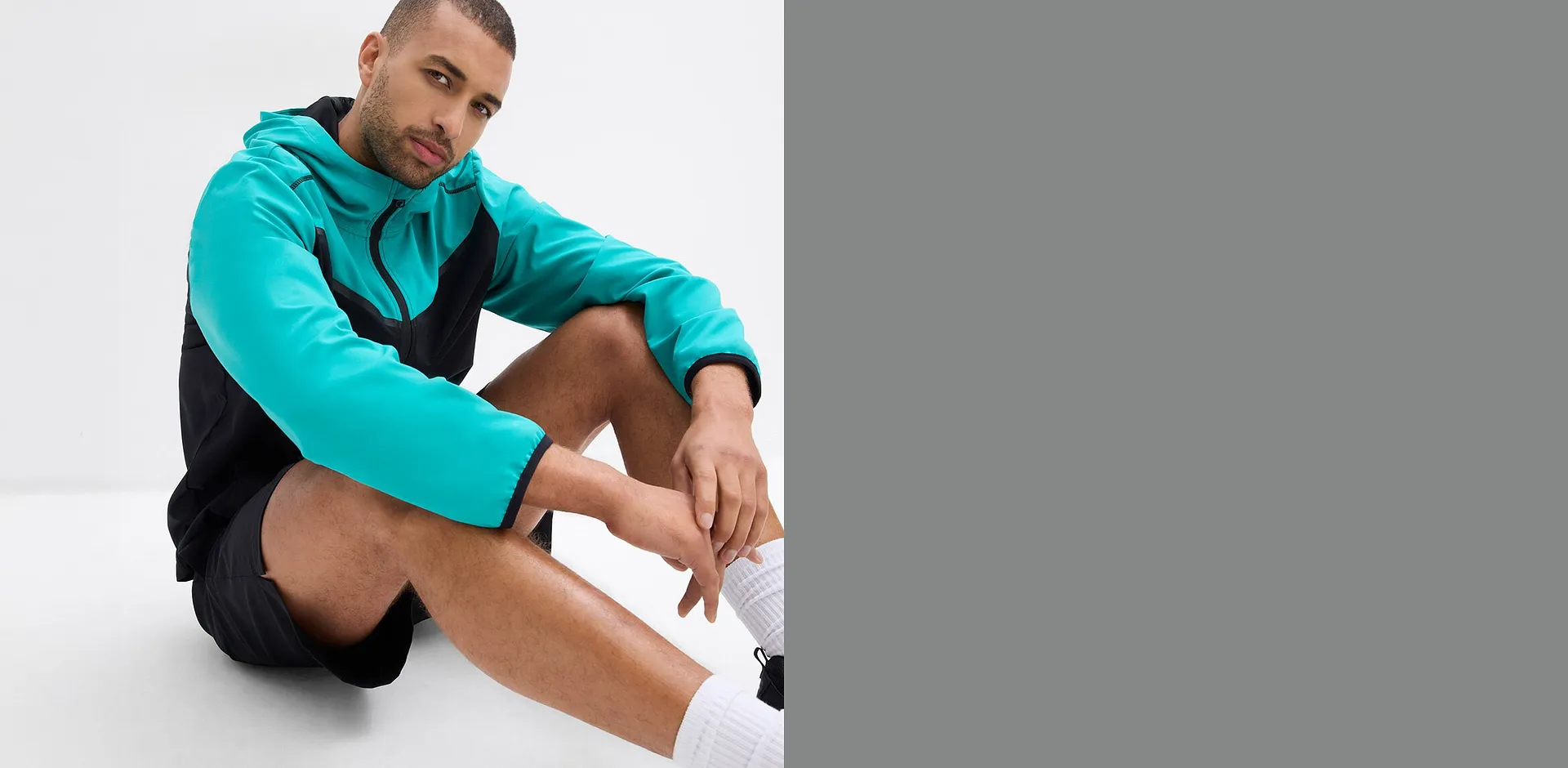 Abbigliamento sportivo comodo per tutti i giorni. 