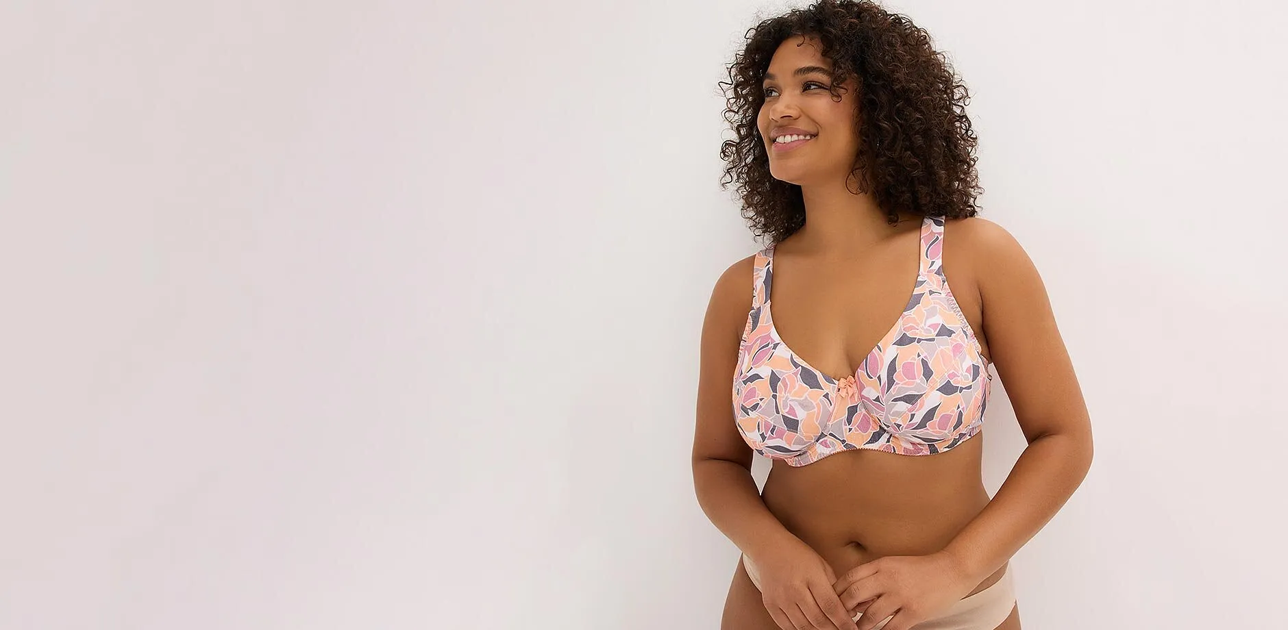 Reggiseno colorato con un motivo floreale moderno e spalline larghe.