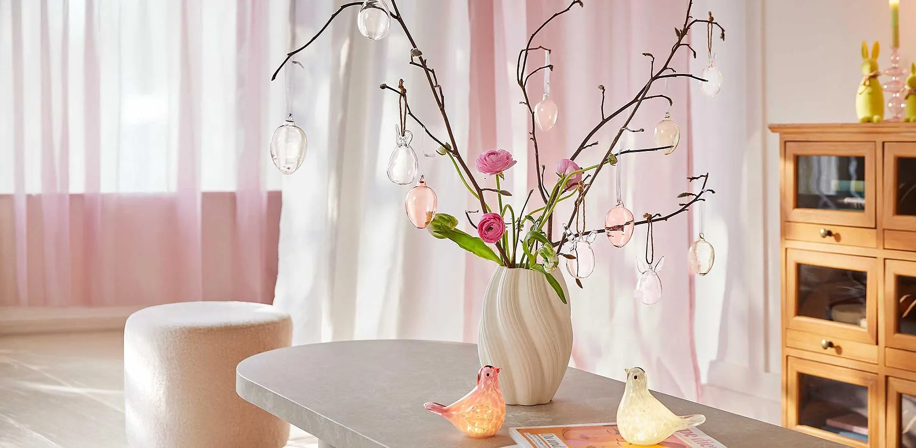 Decorazioni pasquali per la tavola.