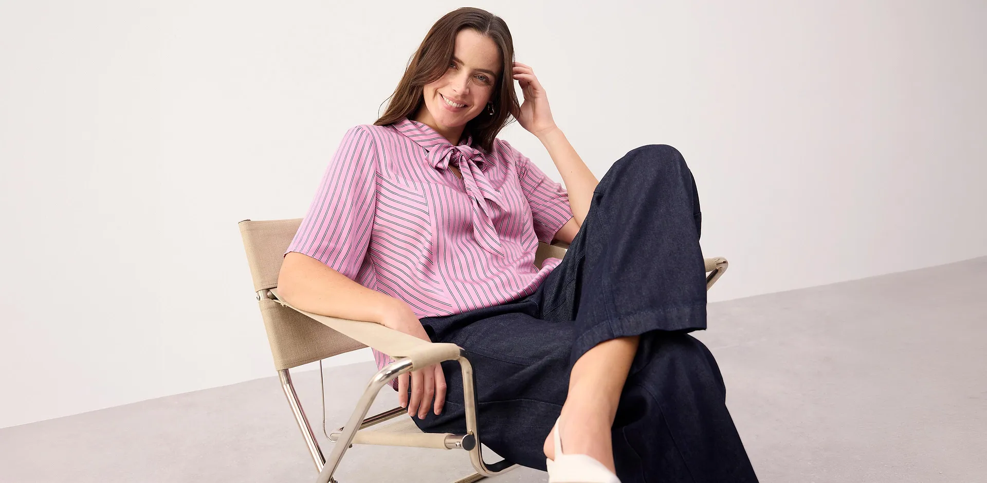 Di tendenza - Blusa con fiocco in modal morbido - Malva / blu scuro / bianco a righe